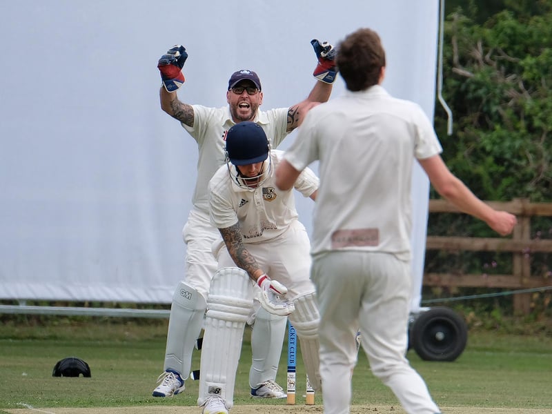 PHOTO FOCUS - Scalby 2nds v Grosmont

Photos by Richard Ponter