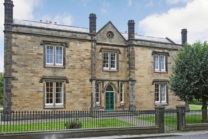 This Grade II Listed 4 bed detached property is located in Wakefield. Its grandeur aesthetic and the fact it isn't in a property chain makes it very appealing to someone looking to start a family soon.
£895,000