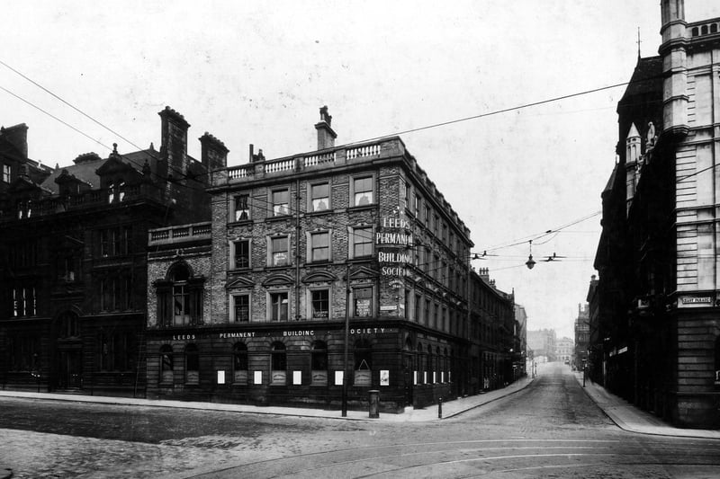 October 1928. On the extreme left are the Municipal Buildings, which is now the Central Library. The Leeds Permanent Building Society block was demolished, then cleared land created the Victoria Gardens.