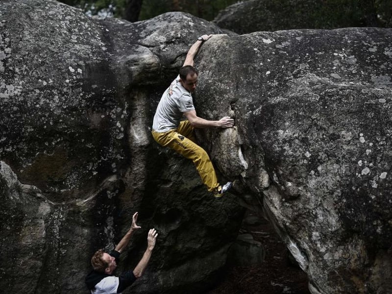Not far from Settle in North Yorkshire you can find Giggleswick South Crags, one of Yorkshire’s most popular climbing sites. The grey limestone crags offer hundreds of climbing routes for all experience levels, from tricky ascents to traditional climbs.