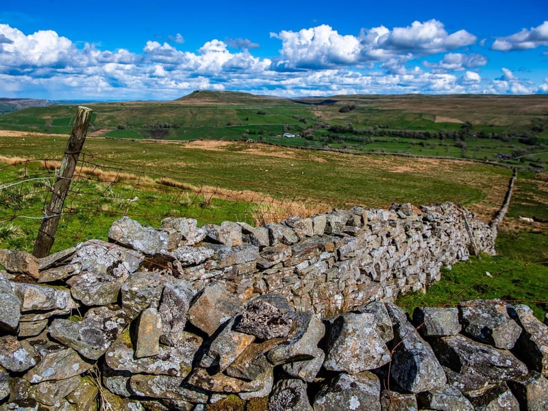 Yorkshire has some of the most stunning countryside across the UK, so what better way to take it all in from the sky? Hang gliding flights are regularly made over the Yorkshire Dales and the North Yorkshire Moors in the peak season of March – October.