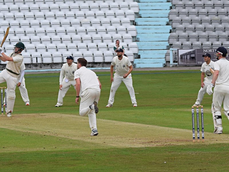 PHOTO FOCUS - Scarborough CC v Harrogate CC
Photo by Simon Dobson