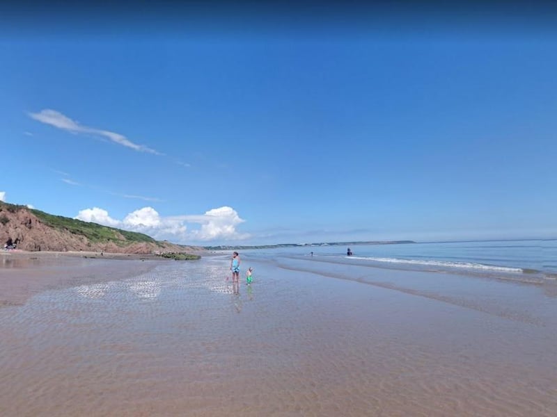 Only an hour and a half car ride away from Leeds, Filey beach is the perfect spot to take your family for a weekend in the sun. Take a stroll on the sand, watch the fishermen cast their nets or take a horse ride along the coast- there's plenty to try your hand at. Dogs are banned at Filey beach currently.