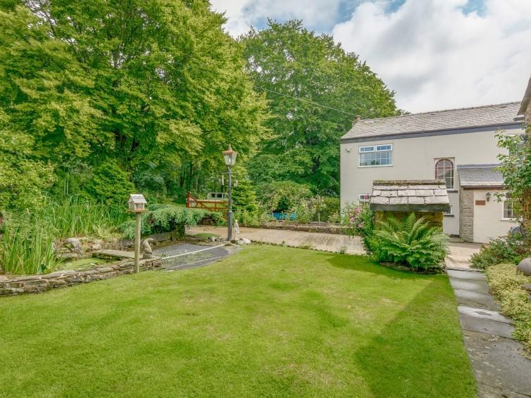 Credit: Alan Batt Estate Agents