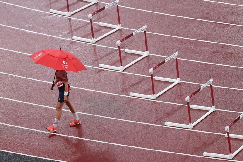 The rain came down in Tokyo as Holly Bradshaw takes part in the qualification stages