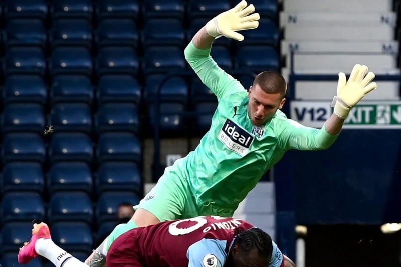Former PNE loan keeper Sam Johnstone is in talks with West Brom about a new contract, one which would contain a release clause if the Baggies didn't return to the Premier League next May. (The Athletic)