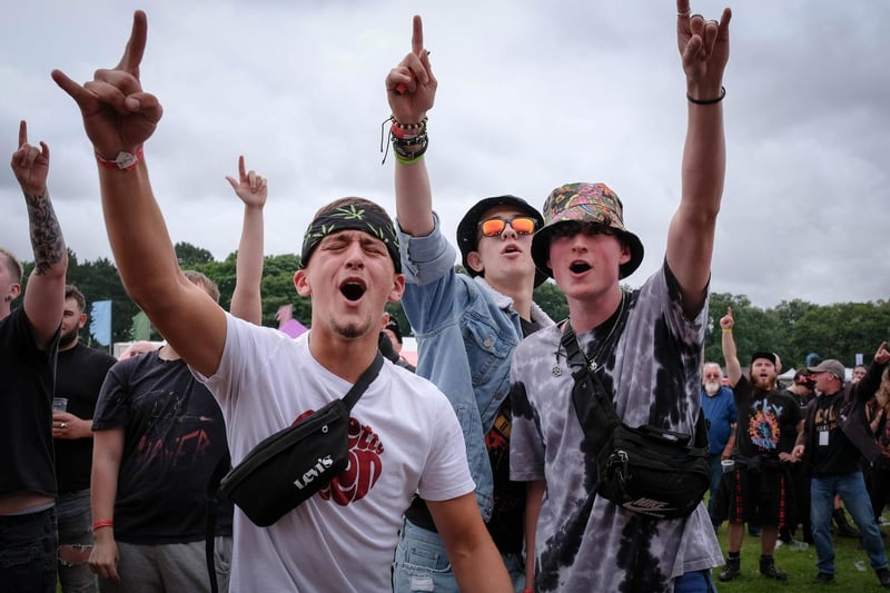 Live music is so good for these fans at Rockprest 2021