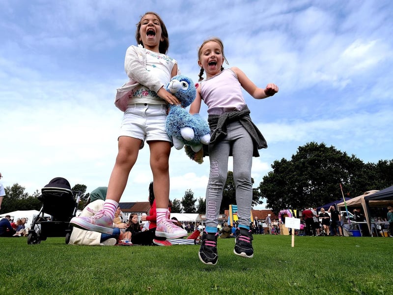 Giada Sini and Annabella Floris having great fun.