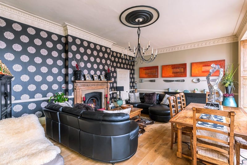 This two bedroom apartment is located on the ground floor of a Grade II listed Georgian mansion in Oakwood. The stunning apartment retains the original character of the property, which was built during the Georgian era of 1714–1837. Inside the property has been sympathetically modernised, with a grand formal entrance hallway leading to all the main rooms. The sitting room features full height timber sash windows which are complimented by traditional timber shutters and central fireplace. Buyers would benefit from the well maintained communal gardens. The property is accessed by a shared driveway Eller Close. just off of North Lane. It is on the market for £299,950 with Furnell Residential.