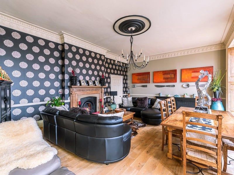 This two bedroom apartment is located on the ground floor of a Grade II listed Georgian mansion in Oakwood. The stunning apartment retains the original character of the property, which was built during the Georgian era of 1714–1837. Inside the property has been sympathetically modernised, with a grand formal entrance hallway leading to all the main rooms. The sitting room features full height timber sash windows which are complimented by traditional timber shutters and central fireplace. Buyers would benefit from the well maintained communal gardens. The property is accessed by a shared driveway Eller Close. just off of North Lane. It is on the market for £299,950 with Furnell Residential.