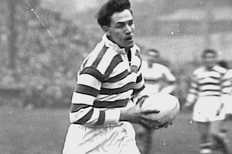 Eric Ashton scoots in for another try in 1960.