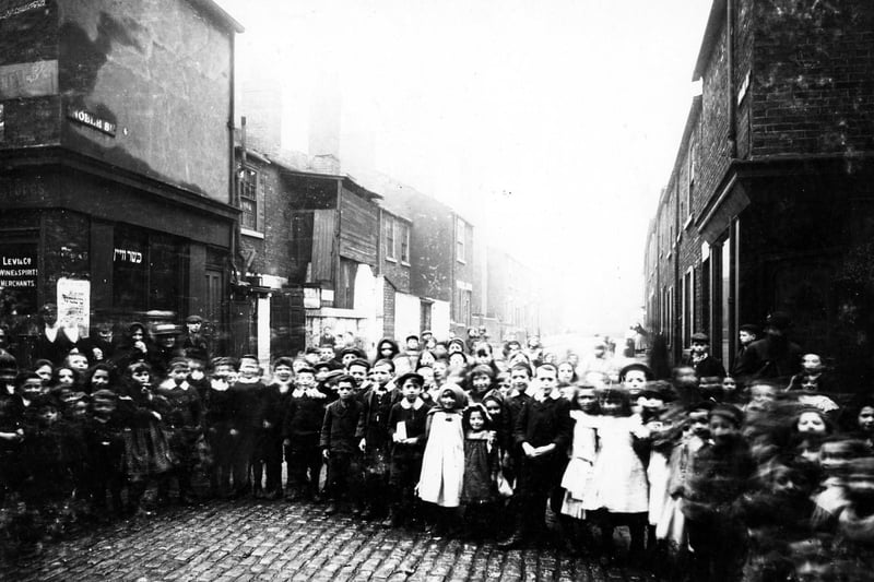 Junction of Noble and Hope Streets, Leeds, early 1900s