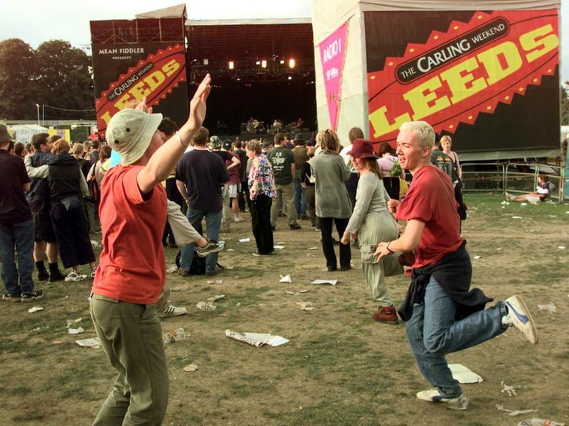 A couple dance to The Divine Comedy in August 1999.