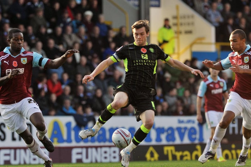 Jonny Howson takes control as hes moves past Marvin Bartley and Junior Stanislas.