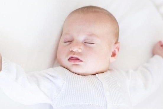 By following a nightly ritual, you can set the stage for sleep for both you and your newborn. Some activities to associate with sleep and the nighttime are taking a bath, singing a lullaby, dimming lights, changing their diaper and getting them into fresh pyjamas, as well as creating an all-around quieter atmosphere.