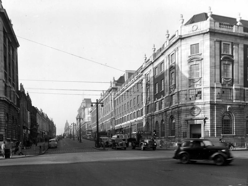 The Headrow from the junction with Vicar Lane in November 1952.