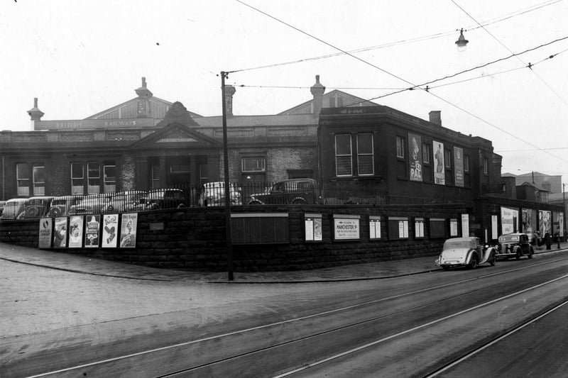 The front view of Central station from Station Approach/Wellington Street junction in December 1952.