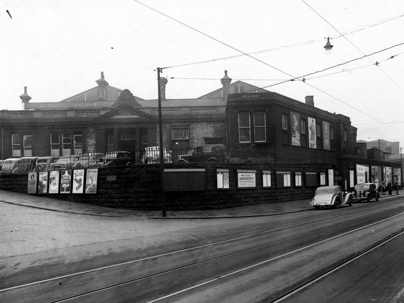 The front view of Central station from Station Approach/Wellington Street junction in December 1952.