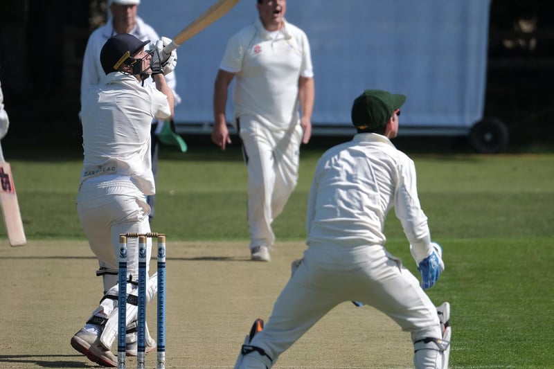 The Brid 2nds fielders look skywards

Photo by Richard Ponter