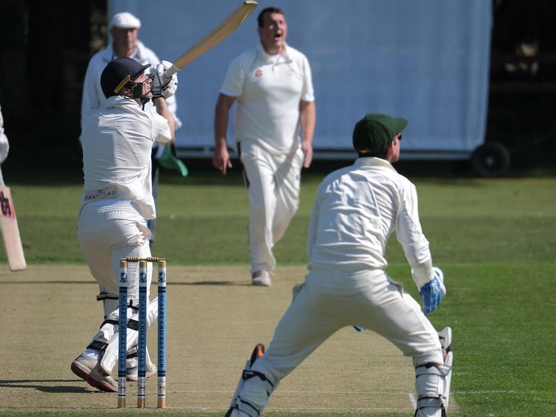 The Brid 2nds fielders look skywards

Photo by Richard Ponter