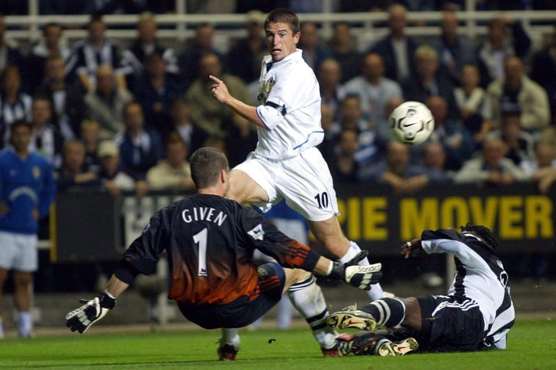 Harry Kewell goes close for Leeds.