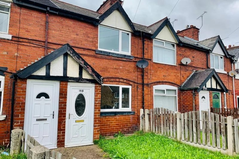 This two bedroom terraced house includes double glazing and is walking distance away from a primary school. The house has two bedrooms both with central heating, a lounge, kitchen, bathroom, and a porch outside.