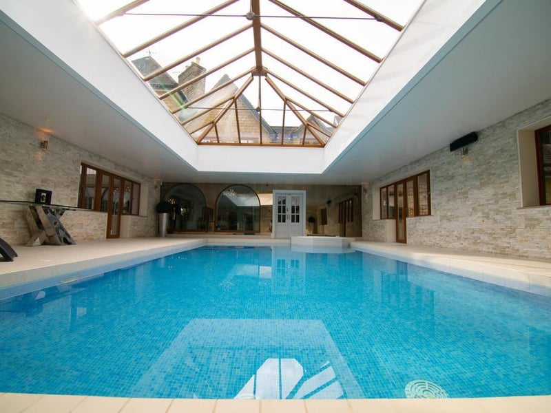 A striking feature of The Manor is its leisure suite. The spa and fitness facilities include a heated mosaic pool, a separate Jacuzzi, sauna, steam room and changing facilities.