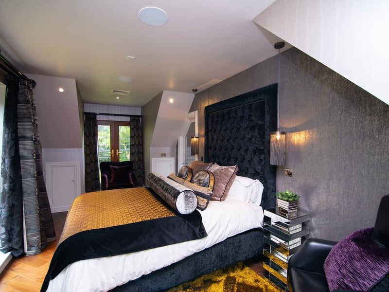 Another bedroom example.