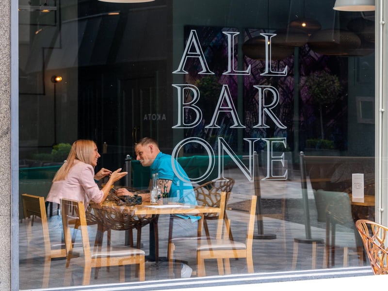 A lively spot in the business quarter offering light morning bites, smashed avocado on sourdough, and traditional cooked breakfasts. 🍳 27 Greek St, Leeds LS1 5RU
