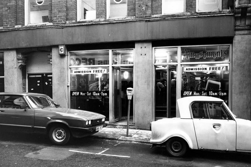 Do you remember this amusement arcade on Mill Hill? It is pictured in December 1979.