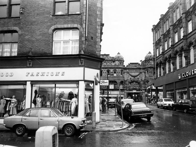 Harewood Street at the junction with Sidney Street in December 1979. Harewood Fashions is on the left, with Mannequins in the shop window. Across the road on the right is Clover department store.