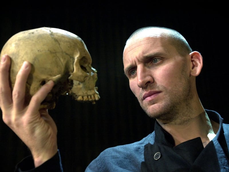 Actor Christopher Eccleston plays William Shakespeare's Hamlet at the West Yorkshire Playhouse in October 2002.