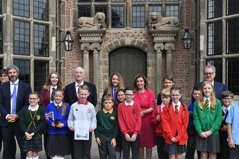 Roberto Fico, the President of the Italian Chamber of Deputies, Sir Lindsay Hoyle, Speaker of the House of Commons, Nancy Pelosi, Speaker of the US House of Representatives, and Richard Ferrand, the President of the French National Assembly stand in front of Astley Hall with children from local schools.
Credit: ©UK Parliament/Jessica Taylor