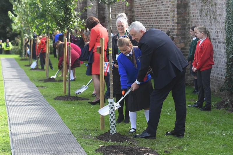 Sir Lindsay Hoyle led the visiting Speakers and Presiding Officers to the grounds of Astley Hall, and accompanied by local school children, they each planted trees native to their own countries.
Credit: ©UK Parliament/Jessica Taylor