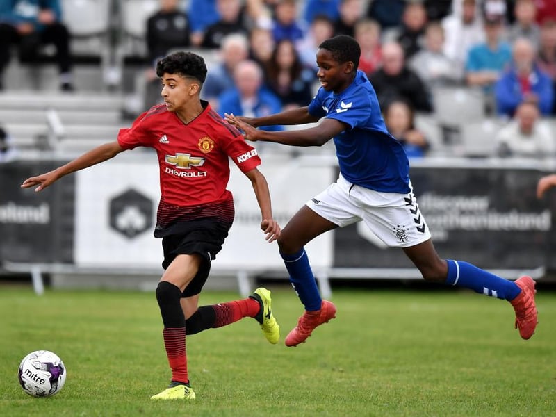 Manchester United youngster Zidane Iqbal has trained with Preston North End - but the Championship club may have to wait to sign the attacking midfielder as the Red Devils are set to wait until January to sanction a loan deal (Lancs Live)