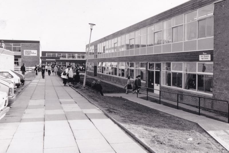 John Smeaton High School pictured in October 1989, which with 1,000 pupils at the time made it one of the biggest in Leeds.