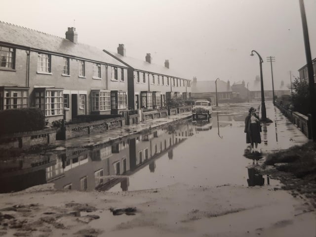 A flooded scene of Brookfield Road in the 1950’s