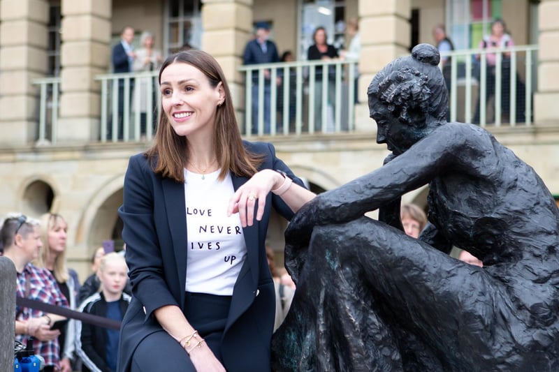 Suranne Jones with the Anne Lister statue at The Piece Hall