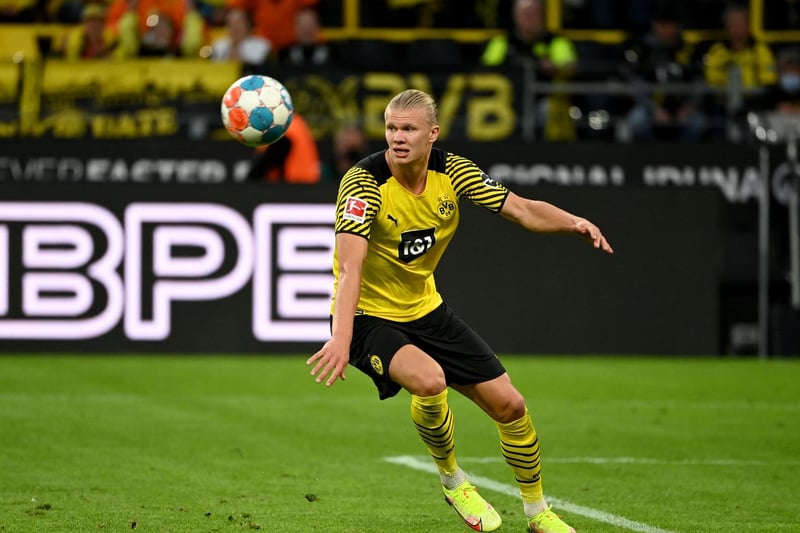 Manchester United are hoping to sign both Leeds-born Borussia Dortmund striker Erling Haaland as well as West Ham's Declan Rice next summer and could spend over £160m to land the pair. (The Sun).