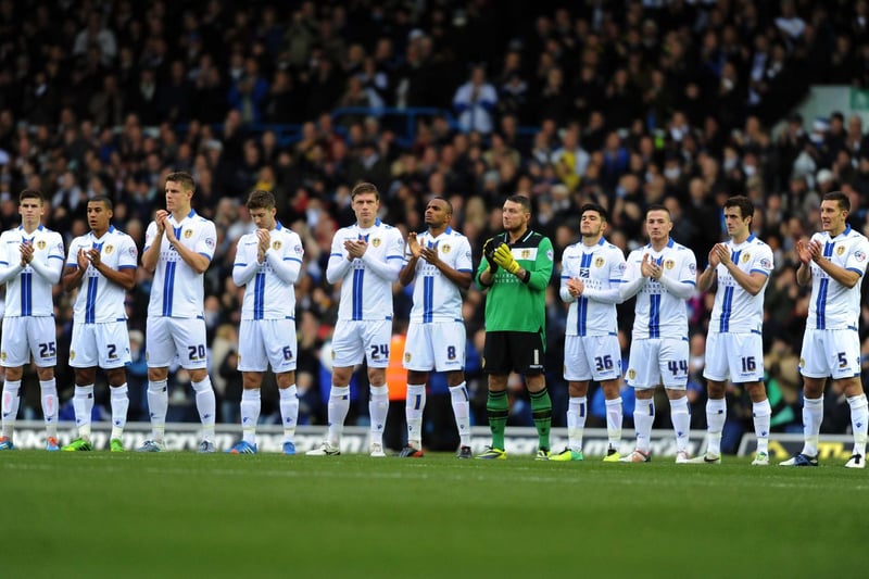 A minute's applause was held for Leeds United legend Billy Bremner ahead of kick-off.
