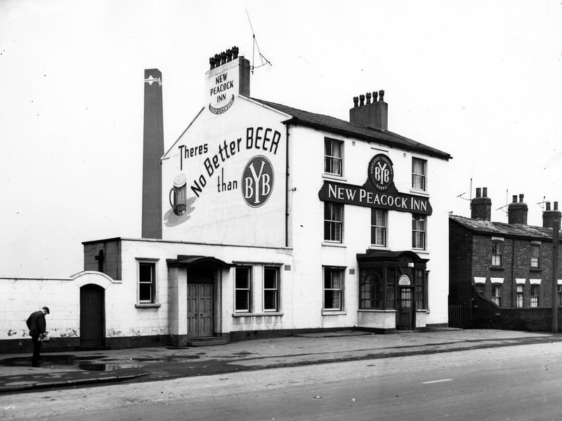 The New Peacock Inn, adjacent to Elland Road, in November 1963. This public house was demolished to provide part of the route for junction 2 of the M621, roundabout and Stadium Way.