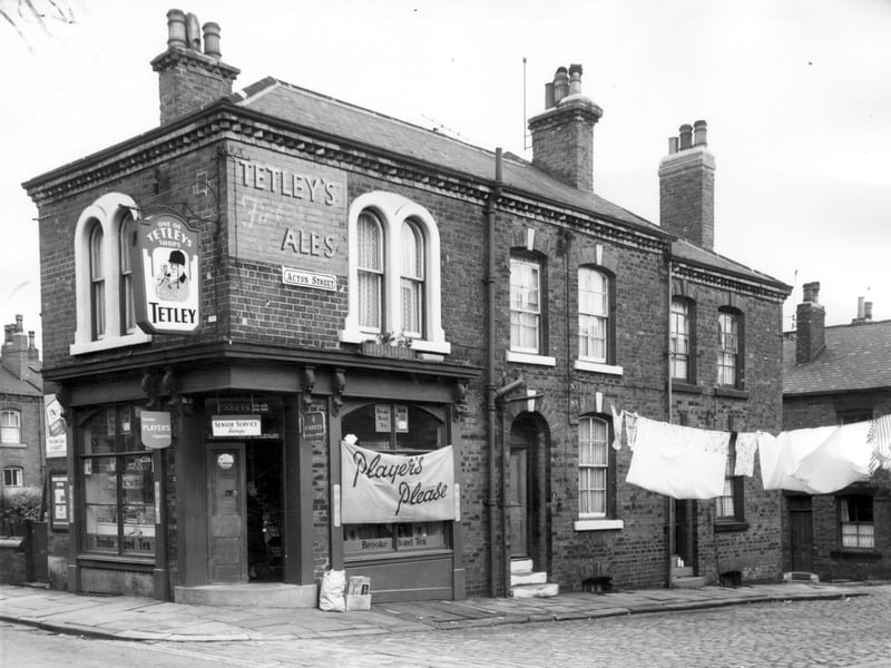 Acton Street at the junction with Kiln Street in July 1964.