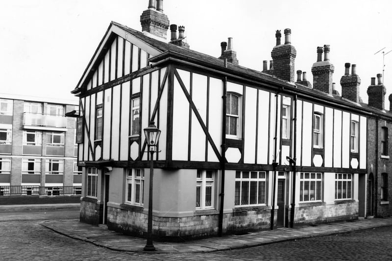The Mulberry Tree public house on Folly Lane pictured in December 1965.