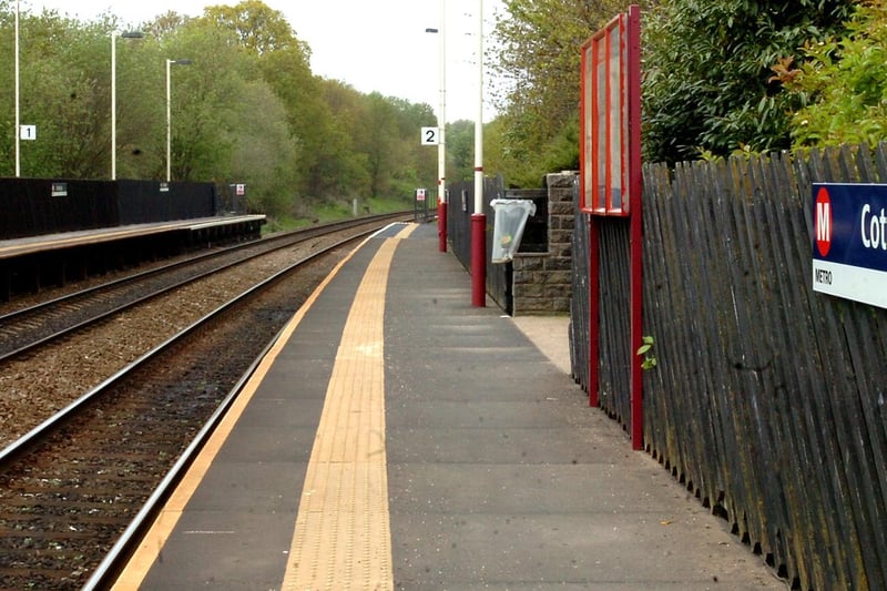 Estimated entries and exits made at Cottingley station was 61,416.
