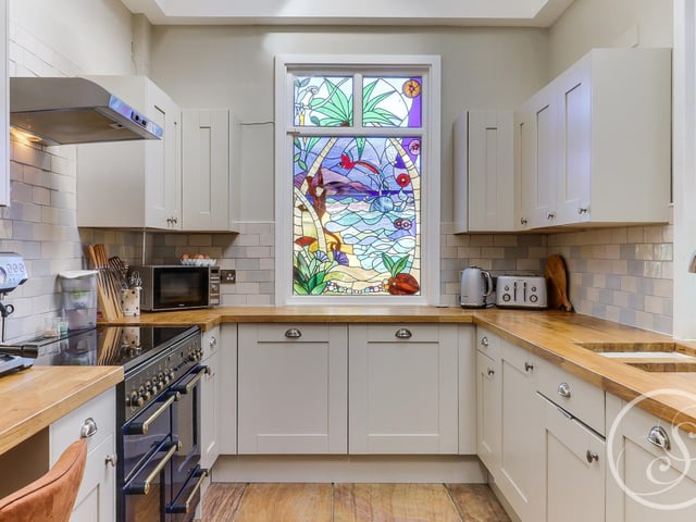 Enter into the kitchen and you'll be greeted by a nice and pleasant surprise.