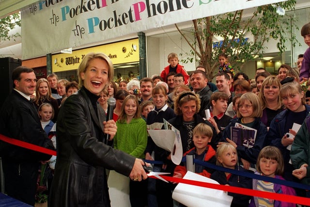 Ulrika Jonsson visited the White Rose Shopping Centre to open the PocketPhone Shop.