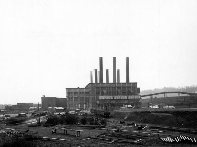 Kirkstall Power Station in December 1944.