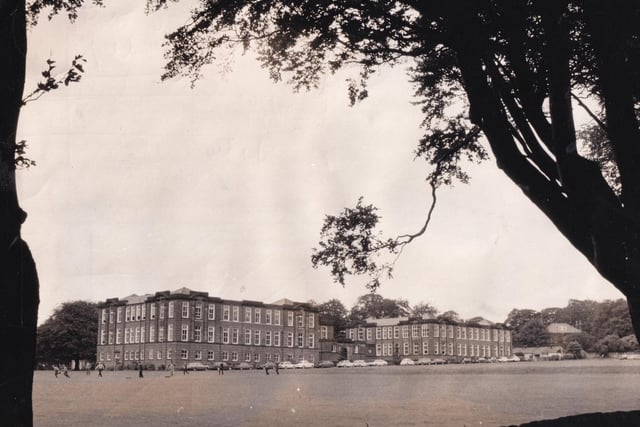 Does this school look familiar? It is Roundhay High as seen from the avenue of trees in Old Park Road in July 1972.