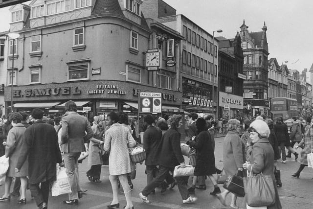 Share your memories of Leeds in 1971 with Andrew Hutchinson via email at: andrew.hutchnson@jpress.co.uk or tweet him - @AndyHutchYPN