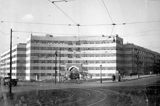 Kitson House, with entrance arch. Marsh Lane is on the left and New York Road to the right in October 1938.